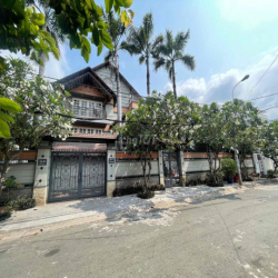 Biệt Thự Siêu Vip Hôm Nay,Cho Thuê Giá 110tr/tháng,3 tấm,Dt 20x20m