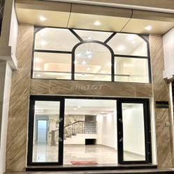 Cho thuê nhà mới 100% – KD/VP/Studio, thang máy, ô tô tận cửa
