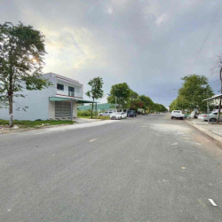 Nhà trệt lửng mới 99% KDC Hồng Loan