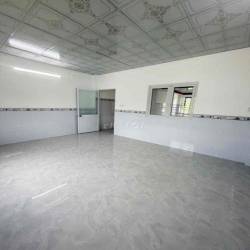 Nhà trệt lửng mới 99% KDC Hồng Loan