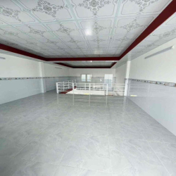 Nhà trệt lửng mới 99% KDC Hồng Loan