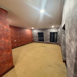 Nhà mình còn các tầng 2-3-4 cho thuê. Vừa làm vừa ở giá từ 12 triệu