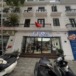 Nhà mình còn các tầng 2-3-4 cho thuê. Vừa làm vừa ở giá từ 12 triệu