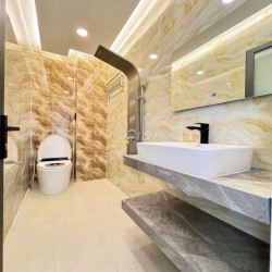 nhà ĐẸP 4 x 16 có 5pn 5wc sân thượng 