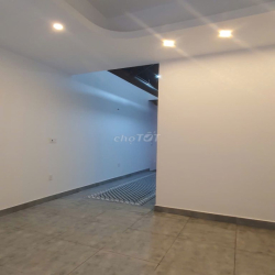 cho thuê nguyên tầng mới đẹp giá 14tr .