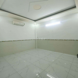 Cho Thuê Nhà Trệt 2 Lầu Sân Thượng KDC Cửu Long, Cần Thơ