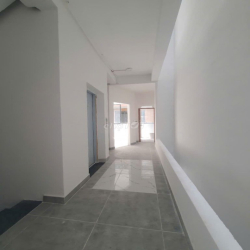 cho thuê nguyên tầng mới đẹp giá 14tr .