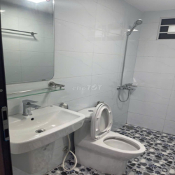 Cho thuê nhà Gia Quất, 35m, ô tô, nhà mới, full đồ ở ngay. Giá 8tr