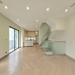 Cho thuê căn góc Shophouse 99m2, 5 tầng tại KĐT The Manor Central Park