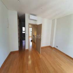 Cho thuê căn góc Shophouse 99m2, 5 tầng tại KĐT The Manor Central Park