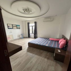 NHÀ 3 TẦNG LÊ VĂN THỊNH- CÓ NỘI THẤT