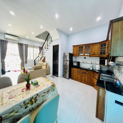 NHÀ PHỐ KDC MEGA VILLAGE KHANG ĐIỀN - 4PN 3WC - TRỤC ĐƯỜNG 20M MỚI ĐẸP