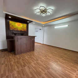 NHÀ 3 TẦNG LÊ VĂN THỊNH- CÓ NỘI THẤT