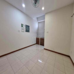 Studio ko nội thất giá rẻ điện nước rẻ