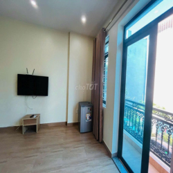 Cho thuê nhà nguyên căn 7 ngủ khép kín phố Văn Cao, DT: 80m2.