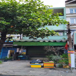 NHÀ NGUYÊN CĂN 1 TRỆT 3 LẦU LÃ XUÂN OAI