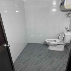 Phòng trọ Tình Quang, Giang Biên 50m2 (đã bao gồm gác xép 18m2)