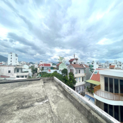 CHO THUÊ NHÀ NGUYÊN CĂN 4 TẦNG MẶT TIỀN NAM NHA TRANG GIÁ 10 TRIỆU