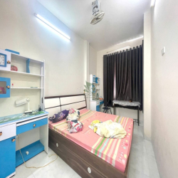 CHO THUÊ NHÀ NGUYÊN CĂN 4 TẦNG MẶT TIỀN NAM NHA TRANG GIÁ 10 TRIỆU