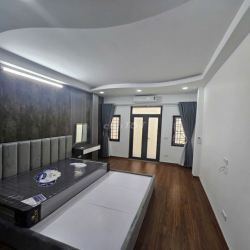 CHO THUÊ NHÀ RIÊNG THANH NHÀN - CHÙA QUỲNH - HBT. 3PN, 3VS - 12 TRIỆU
