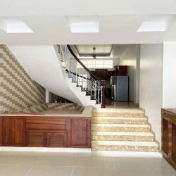  MẶT TIỀN ĐƯỜNG SỐ 53 Garage ô tô để trong nhà