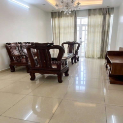  MẶT TIỀN ĐƯỜNG SỐ 53 Garage ô tô để trong nhà