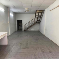 Cho thuê nhà đường Trường Chinh 3,5x13 1 trệt 1 lầu 2p (1 kín 1 hở)