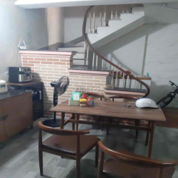Nhà 4 tầng ngõ đi riêng chính chủ phố Thạch Cầu phường Long Biên