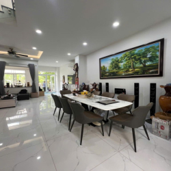 EM CHO THUÊ NHÀ PHỐ CÔNG VIÊN FULL NỘI THẤT LOVERAPARK KHANG ĐIỀN 