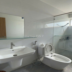 EM CHO THUÊ NHÀ PHỐ CÔNG VIÊN FULL NỘI THẤT LOVERAPARK KHANG ĐIỀN 