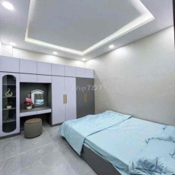 Bán nhà 1 trệt 2 lầu hướng Đông Nam- Kdc Hồng Loan