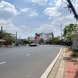 Cho Thuê 2 căn Mặt Tiền Liền Kề Đường Lê Văn Chí, P. Linh Trung