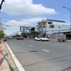 Cho Thuê 2 căn Mặt Tiền Liền Kề Đường Lê Văn Chí, P. Linh Trung