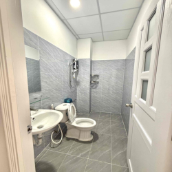 CHÍNH CHỦ CHO THUÊ PHÒNG FULL NỘI THẤT NGAY MẶT TIỀN HỒNG HÀ