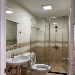 NHÀ QL13 NGAY VẠN PHÚC. TRỆT LỬNG 2 LẦU 4PN 4WC ( XE HƠI ĐỖ CỬA )