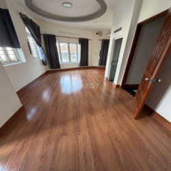 Cho thuê nguyên căn sạch đẹp, 3pn 5wc, hxh Đường Quang Trung p8 Gò vấp