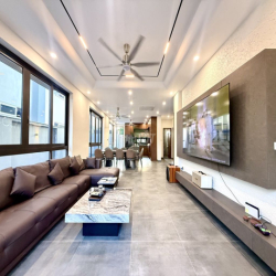 BIỆT THỰ MỚI 7 PHÒNG NGỦ  CÓ HỒ BƠI THANG MÁY 