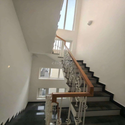 Nhà TM DV Phú Mỹ 3 phòng ngủ có nội thất