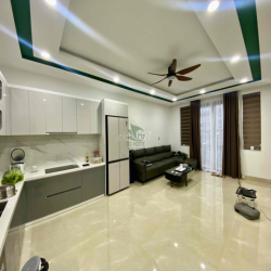 CHO THUÊ NHÀ KINH DOANH 4 TẦNG MẶT ĐƯỜNG THÍCH QUẢNG ĐỨC CÓ THANG MÁY