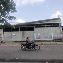 nhà xưởng mặt tiền gần chợ XTT tiện buôn bán kinh doanh