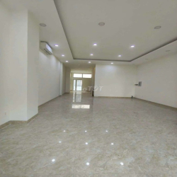 Nhà TM DV Phú Mỹ 3 phòng ngủ có nội thất