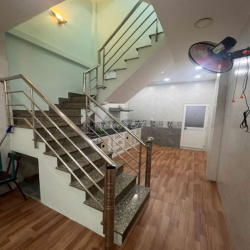 cho thuê nguyên căn hà tôn huyền Q11