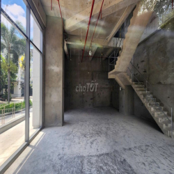 Cho thuê shophouse Urban Hill - Phú Mỹ Hưng, căn góc 2 mặt tiền, 236m2