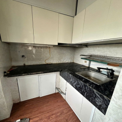 Cho thuê tập thể căn góc 2 ngủ, rộng rãi thoáng mát như cc