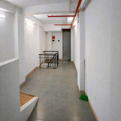 Cho thuê văn phòng 6,8 triệu/tháng, 70m², full bàn ghế, mặt phố