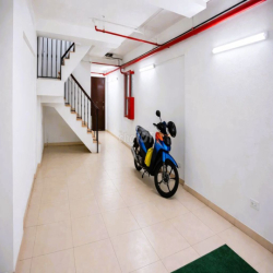 Cho thuê văn phòng 6,8 triệu/tháng, 70m², full bàn ghế, mặt phố