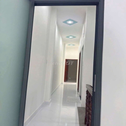 nhà trệt 2 lầu 4 pn hẻm xe tải