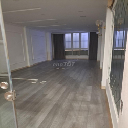 Nhà mặt phố Trần Quốc Hoàn - 50m2 x 6 tầng 1 hầm, thông sàn, Thang máy