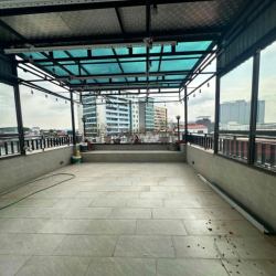 cho thuê nhà Vương Thừa Vũ( kinh doanh. thang máy). S:40m.7T. 25 tr/T