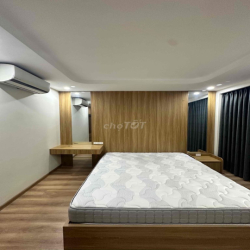 cho thuê nhà Vương Thừa Vũ( kinh doanh. thang máy). S:40m.7T. 25 tr/T